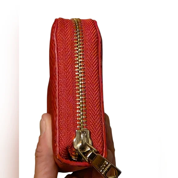 Love Moschino Italy Portafoglio Red Embossed Zip Wallet OS - Picture 11 of 11